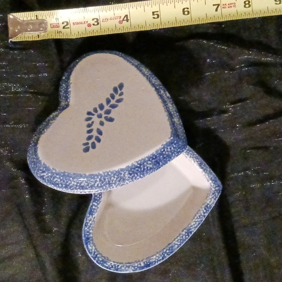 Heart Porcelain Gift or Trinket Box - Picture 7 of 7